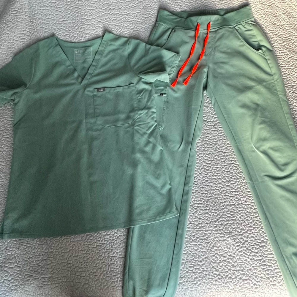 Limited Edition Figs Scrubs in Jade
